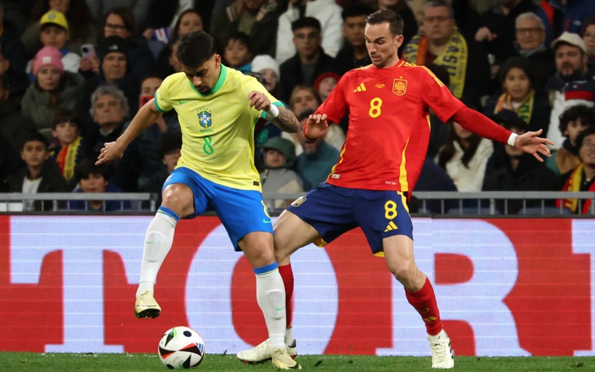 Paquetá marca no último lance, e Brasil arranca empate com a Espanha em Madri